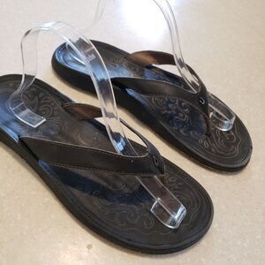 OLUKAI Paniolo Black leather flip flop sandals sz 11 EU 41